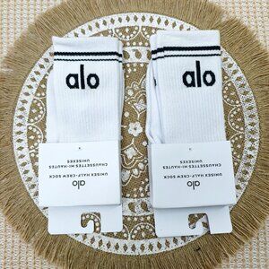 NWT ALO Yoga Throwback Sock - 2 Pairs